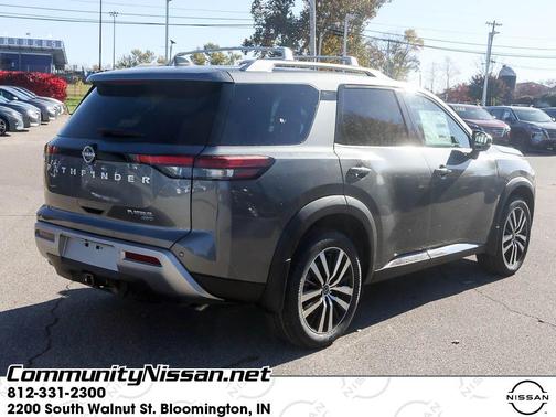 2025 Nissan Pathfinder Platinum