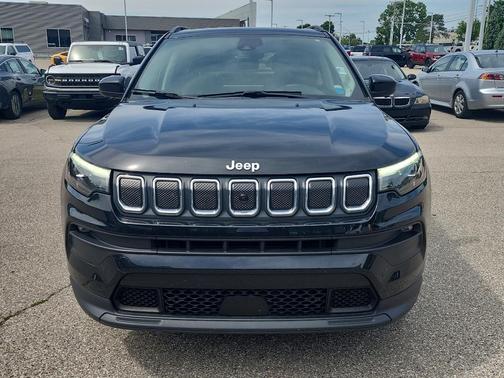Diamond Black 2022 Jeep Compass Latitude Lux