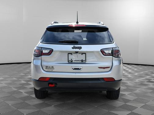 Billet Silver Metallic Clearcoat 2022 Jeep Compass Trailhawk