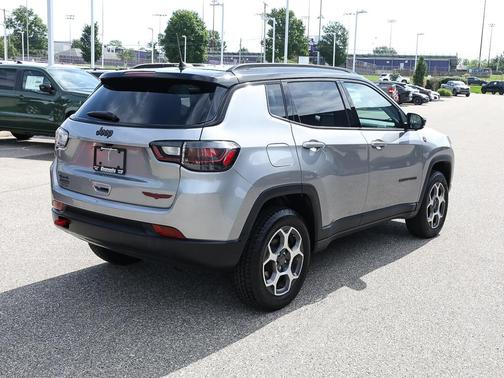 Billet Silver Metallic Clearcoat 2022 Jeep Compass Trailhawk