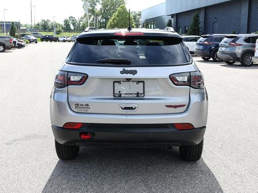 Billet Silver Metallic Clearcoat 2022 Jeep Compass Trailhawk