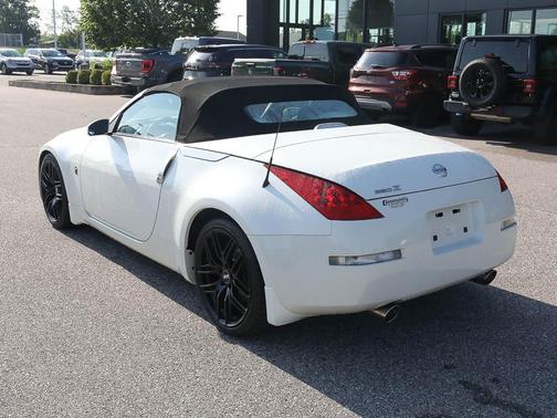 Pikes Peak White Pearl 2007 Nissan 350Z Touring
