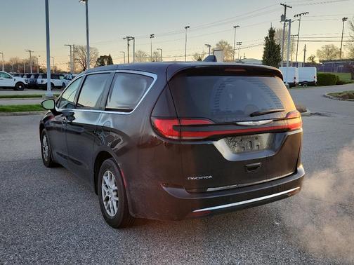2024 Chrysler Pacifica Touring-L