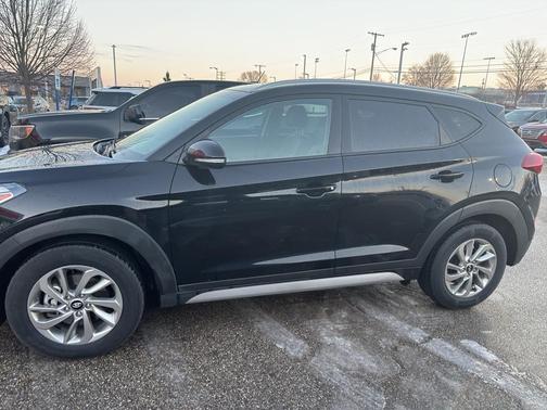 2017 Hyundai TUCSON SE Plus