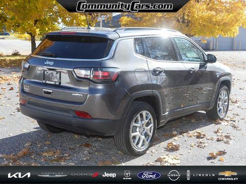 2022 Jeep Compass Latitude Lux