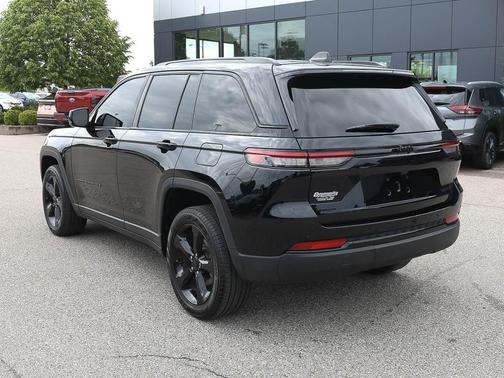 Diamond Black 2023 Jeep Grand Cherokee Limited