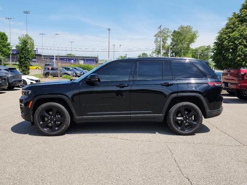 Diamond Black 2023 Jeep Grand Cherokee Limited