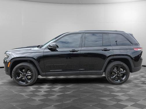 Diamond Black 2023 Jeep Grand Cherokee Limited