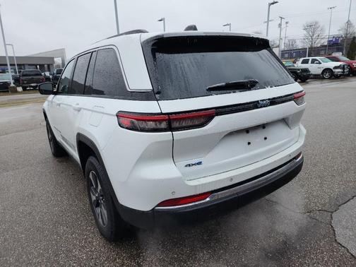 2022 Jeep Grand Cherokee 4xe Base