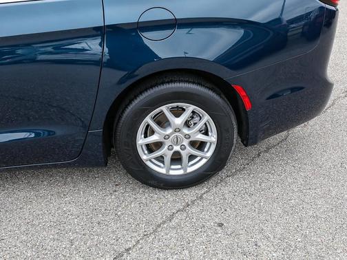 Fathom Blue Pearlcoat 2024 Chrysler Pacifica Touring-L