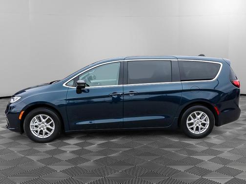 2024 Chrysler Pacifica Touring-L
