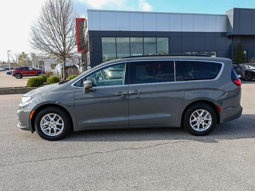 2022 Chrysler Pacifica Touring-L