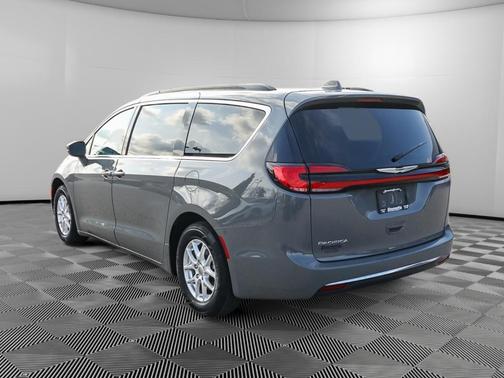 Ceramic Gray Clearcoat 2022 Chrysler Pacifica Touring-L