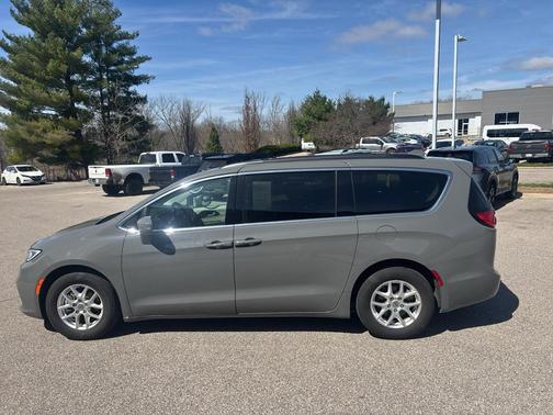 Ceramic Gray Clearcoat 2022 Chrysler Pacifica Touring-L