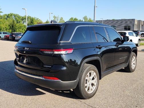Diamond Black 2023 Jeep Grand Cherokee Limited
