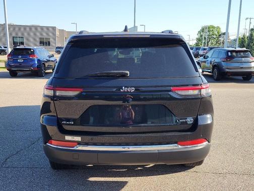 Diamond Black 2023 Jeep Grand Cherokee Limited