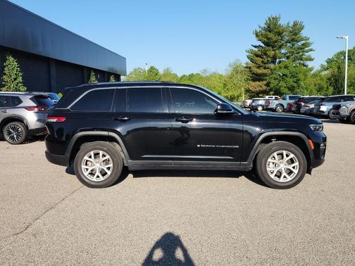 Diamond Black 2023 Jeep Grand Cherokee Limited