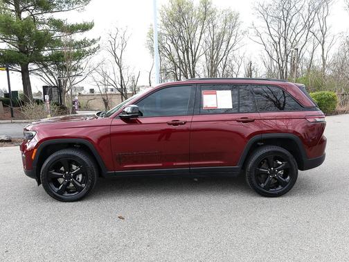 2023 Jeep Grand Cherokee Altitude