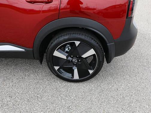 Scarlet Ember T 2026 Nissan Kicks SR