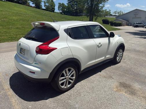 Pearl White 2014 Nissan Juke SL