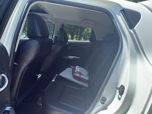Pearl White 2014 Nissan Juke SL