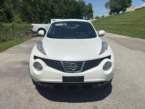 Pearl White 2014 Nissan Juke SL