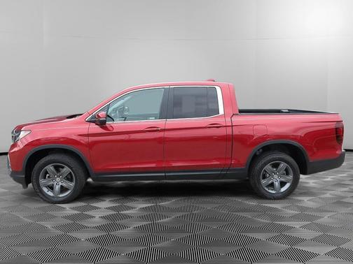 Radiant Red Metallic II 2023 Honda Ridgeline RTL