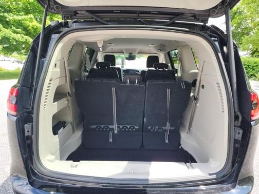 2024 Chrysler Pacifica Touring-L
