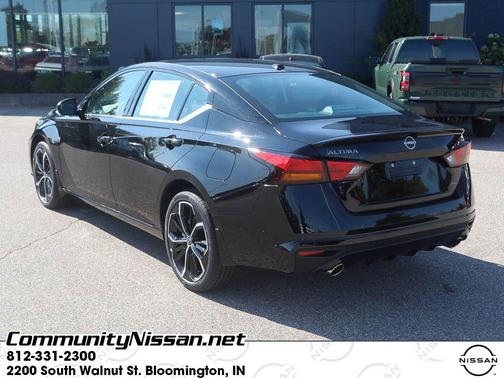 2025 Nissan Altima SR