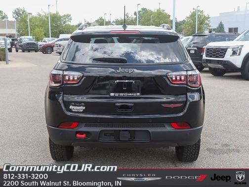 2025 Jeep Compass Trailhawk