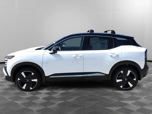 2t Wht Blk Roof 2026 Nissan Kicks SR