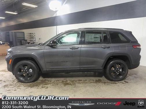 2025 Jeep Grand Cherokee Laredo