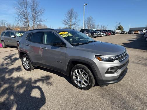 2022 Jeep Compass Latitude Lux