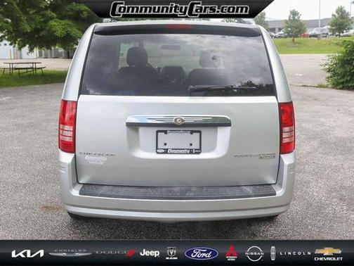2010 Chrysler Town & Country Touring