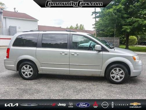 2010 Chrysler Town & Country Touring