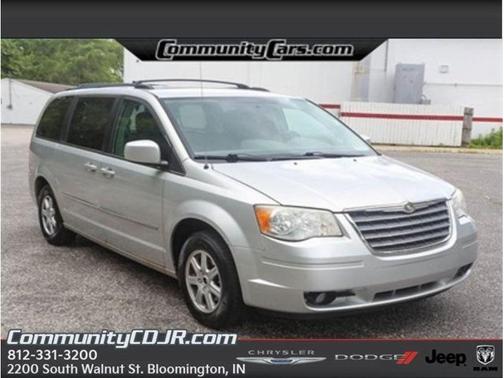 2010 Chrysler Town & Country Touring