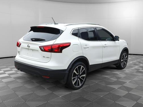 White 2019 Nissan Rogue Sport SL