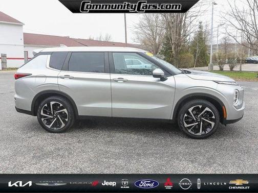 2022 Mitsubishi Outlander ES