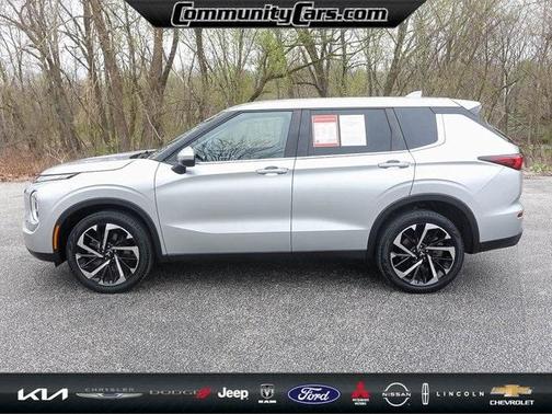 2022 Mitsubishi Outlander ES