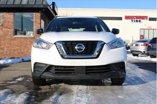 2020 Nissan Kicks S