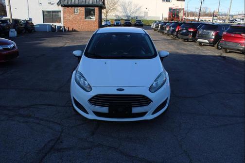 2015 Ford Fiesta 4dr Sdn SE