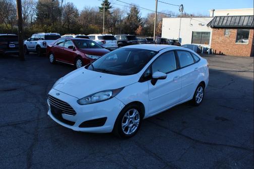 2015 Ford Fiesta 4dr Sdn SE