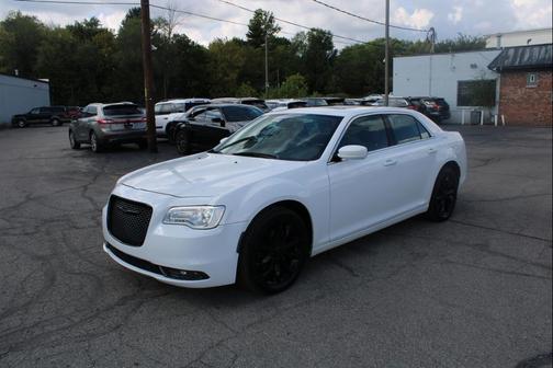 2017 Chrysler 300 Limited