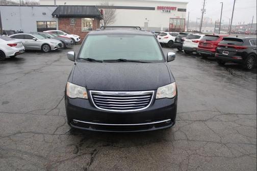 2011 Chrysler Town & Country Touring-L