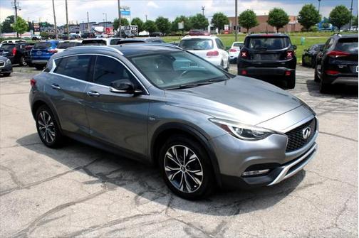 2018 INFINITI QX30 Premium