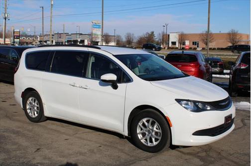 2020 Chrysler Voyager LXI