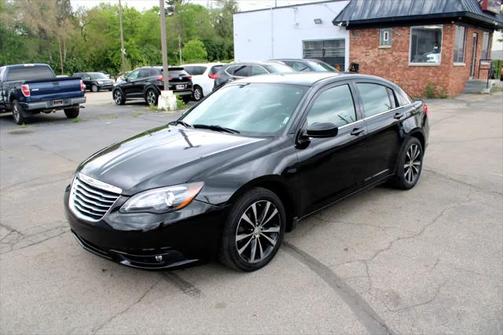 2013 Chrysler 200 Touring