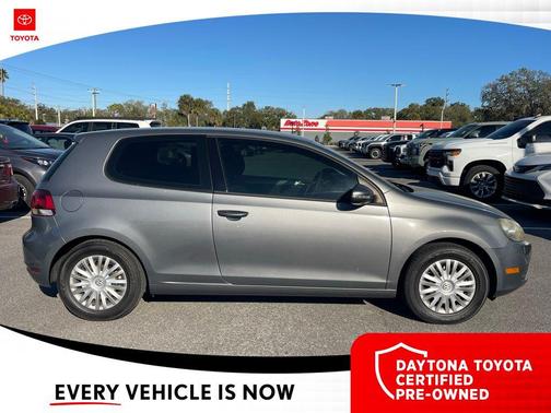 2011 Volkswagen Golf 2.5L 2-Door