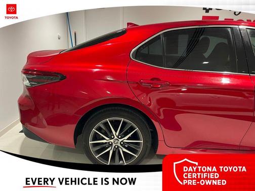 2024 Toyota Camry Hybrid XLE