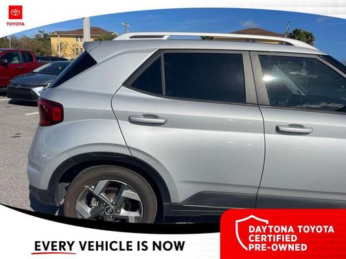 2021 Hyundai VENUE SEL